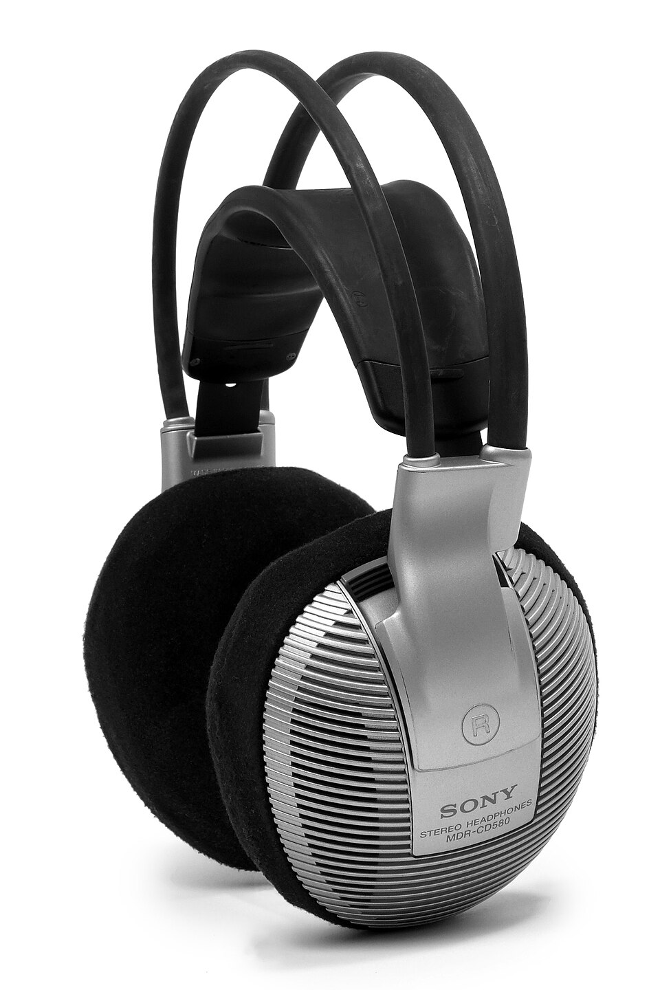 Auriculares de diadema Sony MDR-CD580 vistos de frente.